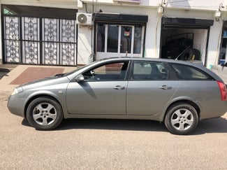 Nissan Primera à vendre pour pièces, boîte manuelle fonctionnelle