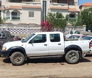 Nissan Hardbody 4x4 en excellent état - Disponible sur WhatsApp