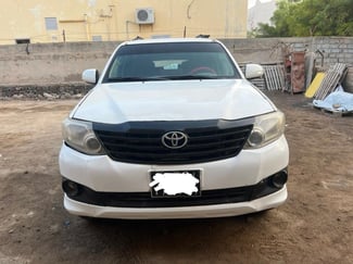 Toyota Fortuner 2014, diesel, bon état, climatisé, sièges chauffants