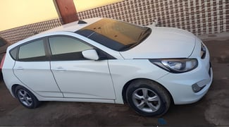 Hyundai Accent 2016, boîte Automatique, diesel, bon état