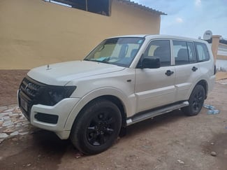 Mitsubishi Pajero 2016, diesel, boîte automatique, climatisation, excellent état