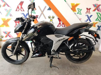 Moto TVS Apache RTR 160, excellent état, modèle 2024