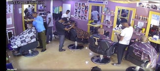 Salon de coiffure et équipements à vendre avec climatiseur et matériel de surveillance