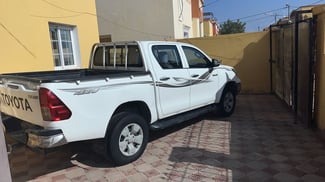 Toyota Hilux 2018, automatique, toutes options, excellent état