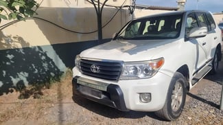 Toyota Landcruiser V8, boîte automatique, pièces neuves, bien entretenue