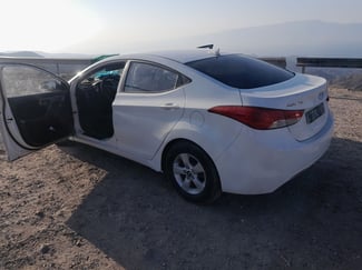 Hyundai Avente 2016, automatique, essence, climatisation parfaite à vendre