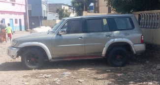 Nissan Patrol Y61 2002, moteur en excellent état