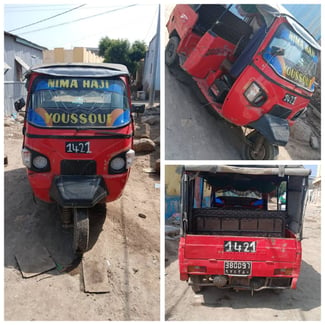 Tricycle Bajaj en excellent état à vendre