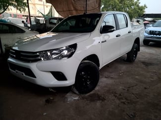 Toyota Hilux 2016 Blanc et Noir, Transmission Manuelle