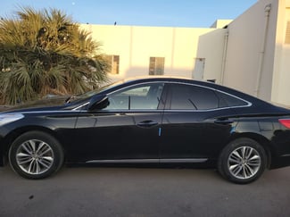 Hyundai Grandeur, berline noire, état neuf à Djibouti