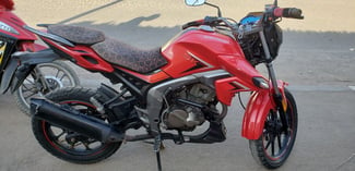 Moto SENKE 200 en excellent état à vendre à petit prix