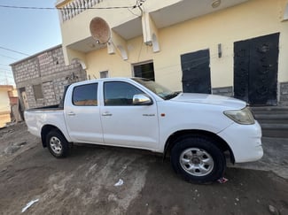 Toyota Hilux 2015, manuelle, gazole, climatisation, écran Android, négociable