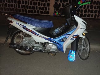 Moto en bon état, prix négociable