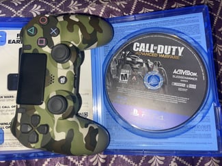 Manette et CD pour le nouveau Call of Duty