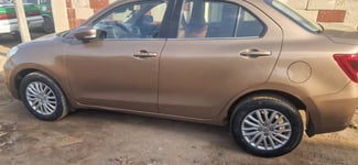 Voiture compacte 2021 bon état, climatisation, intérieur propre