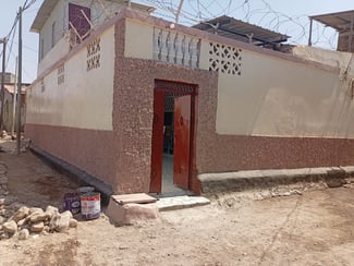 Maison F5 récemment construite à Djebel, à vendre pour cause de voyage