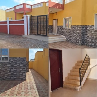 Villa neuve 300m² avec grand salon et parking à Nagad Al Aoul