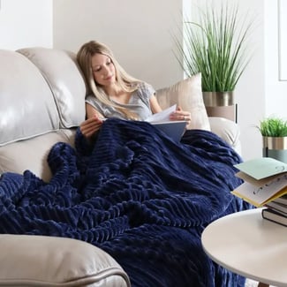 Couverture en fausse fourrure douce et chaude