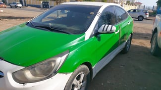 Hyundai Accent 2016, essence, excellent état