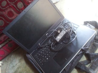 Ordinateur portable DELL 800 Go, prix négociable