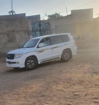 Toyota Land Cruiser V8 2011, diesel, disponible à louer