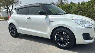 Suzuki Swift 2018 comme neuf, essence, négociable