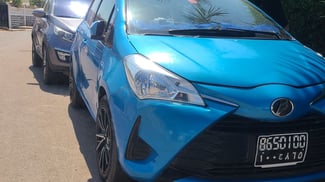 Toyota Vitz en excellent état, climatiseur, écran tactile, boîte automatique