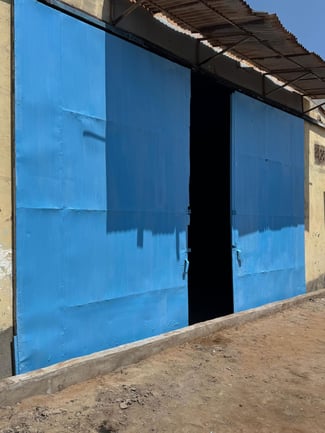Hangar 250m2 à louer, zone industrielle près de Al Gamil