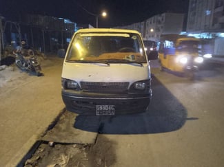 Minibus en bon état, opérationnel et abordable