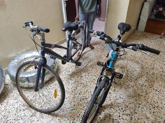 Ensemble de 2 vélos neufs pour homme et femme