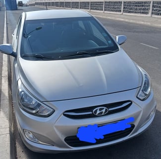 Hyundai Accent 2014, diesel, boîte Automatique, excellent état