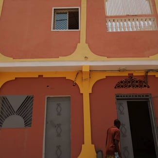 Maison spacieuse à Barwako 2, entièrement peinte et prête à emménager