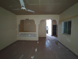 Maison F4 avec une véranda en location à Barwaqo 2 phase 1