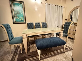 Ensemble de meubles en bon état - Table à manger, Living, Armoire