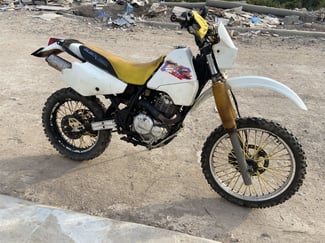 Suzuki DR d'occasion en bon état à vendre à Haramous