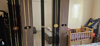 Mobilier pour chambre à coucher en bon état à vendre
