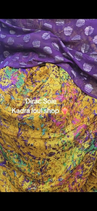 Dirac en soie multicolore jaune et violet avec foulard