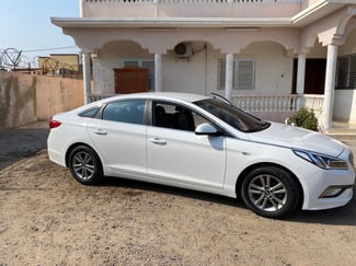 Hyundai, Model SONATA CVVL, Boite de vitesse automatique, 5 places spatieuse, Essences, très bien entretenue, prix négociable