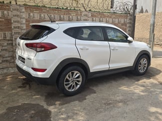 Hyundai Tucson 2016, boîte automatique, diesel, climatisation en parfait état