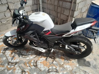 Moto Jincheng 200cc, excellent état à vendre