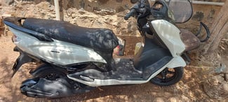 Scooter Suzuki Burgman D100, fiable et propre
