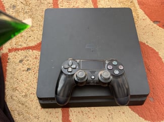 PlayStation 4 fiable et performante pour des heures de divertissement immersif