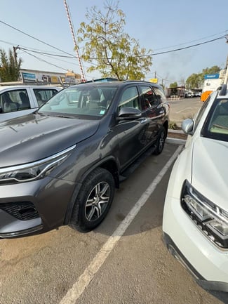 Toyota Fortuner 2022, transmission manuelle, 7 places, très bien entretenue à Marill Djibouti
