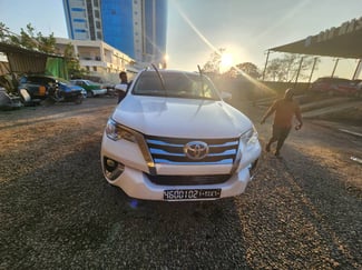 Toyota Fortuner 2020, diesel, excellent état, clim et caméra de recul inclus