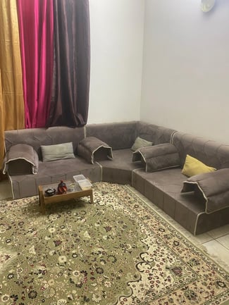 Ensemble salon et chambre à coucher en bon état à vendre