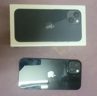 iPhone 13 128 GB comme neuf + protège transparent offert