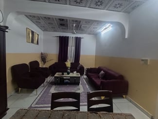 Maison spacieuse avec 4 chambres et cour à Hodane 4