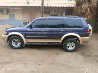 Mitsubishi Nativa, 4x4, manuel, clim, 7 places, pneus neufs