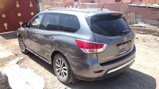 Nissan Santa Fe 2015, climatisation, prix négociable