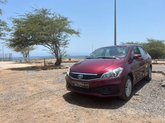 Toyota Belta 1.5L, boîte manuelle, couleur bordeaux, état neuf